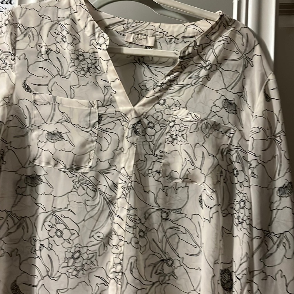 Loft Blouse - sheer Cream color with etched flower print - size medium